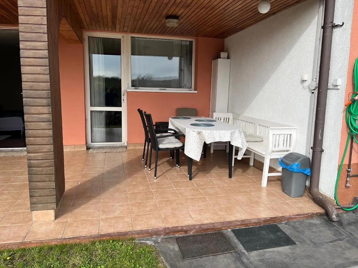 Szepasszonyvoelgyi Apartman 에게르