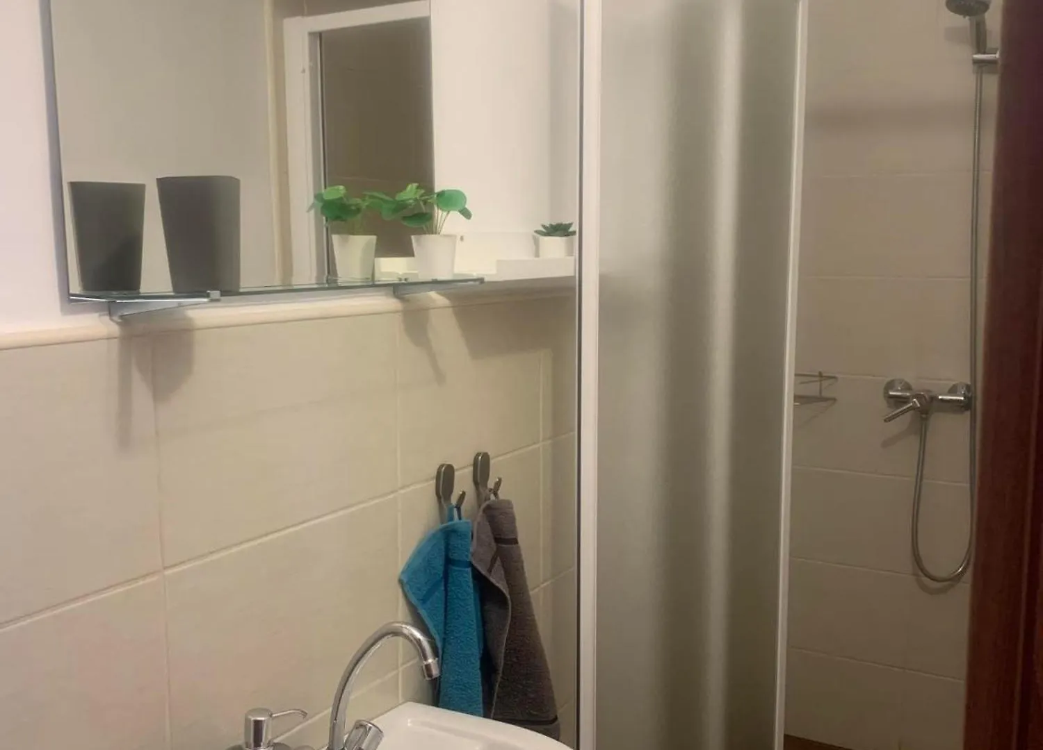 Szepasszonyvoelgyi Apartman 에게르